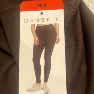 M: Danskin Reflective High rise leggings